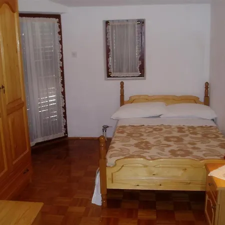 Anastazio Apartment *